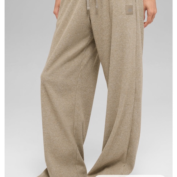 NWOT Alo Muse ribbed Tan Ribbed Set xs - Picture 7 of 7